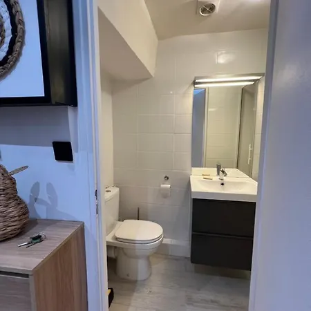 Studio Contemporain, A Deux Pas De La Mer A !