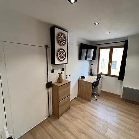 Studio Contemporain, A Deux Pas De La Mer A !