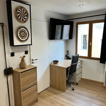 Studio Contemporain, A Deux Pas De La Mer A !